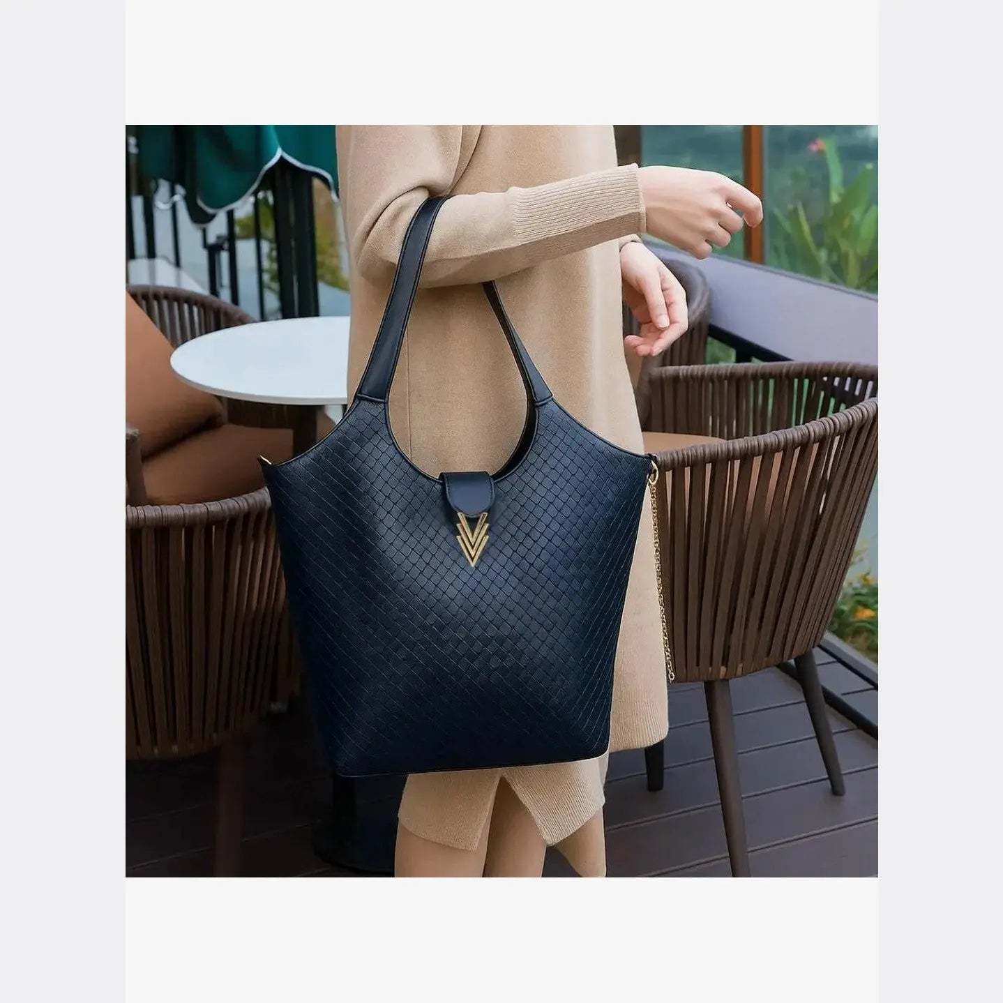 Woven Large Vegan Tote with Key Chain and Inside Pockets - VAGOSHOPS